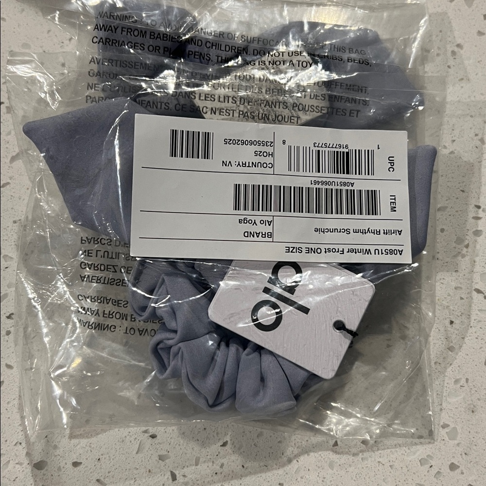Alo Yoga Winter Frost Blue Scrunchie NWT Limited Edition - Picture 3 of 3